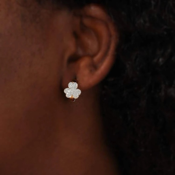 🌻
 Clover Earring 🍀 - Picture 4 of 5